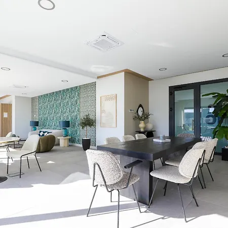 アパート Oasis 325 Kronos - 3 Bedroom エステポナ
