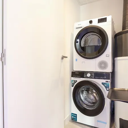 Oasis 325 Kronos - 3 Bedroom アパート