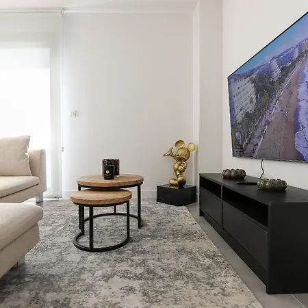 Oasis 325 Kronos - 3 Bedroom アパート *